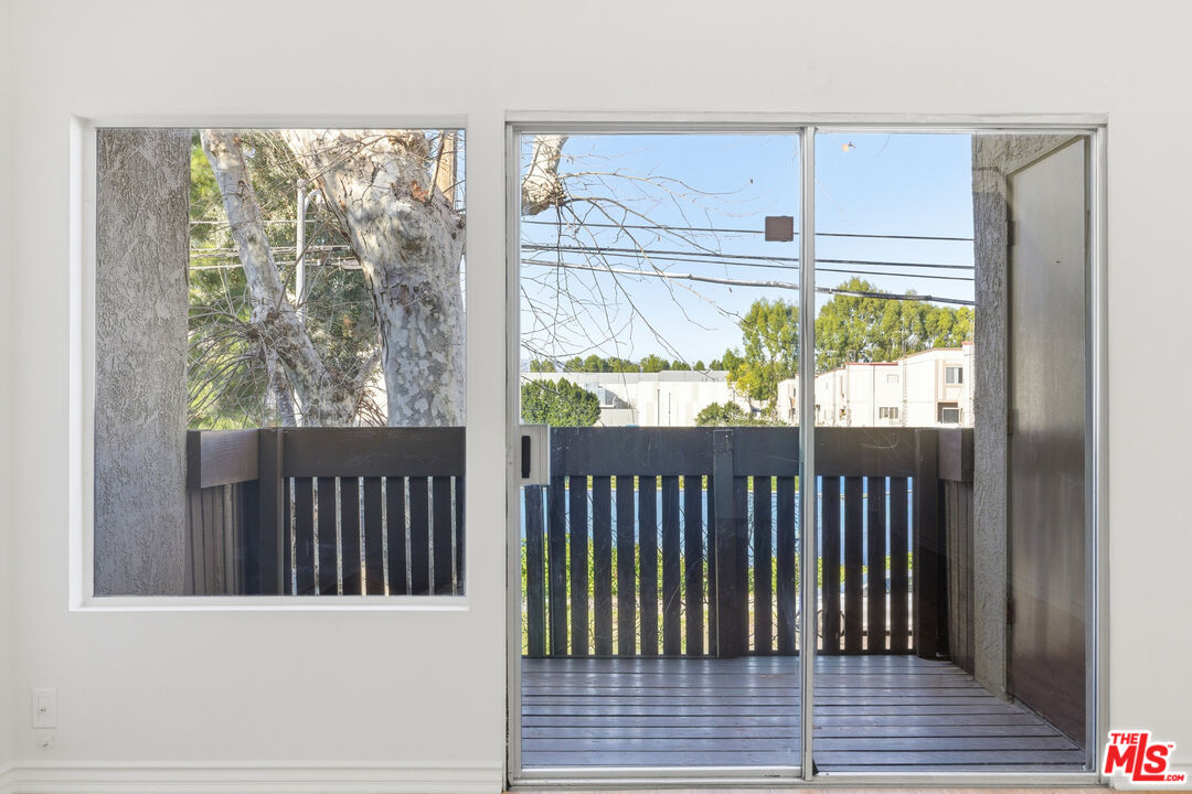 18350 Hatteras St Unit: 277