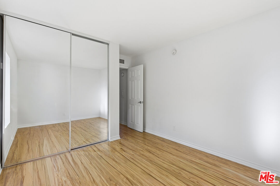 18350 Hatteras St Unit: 277