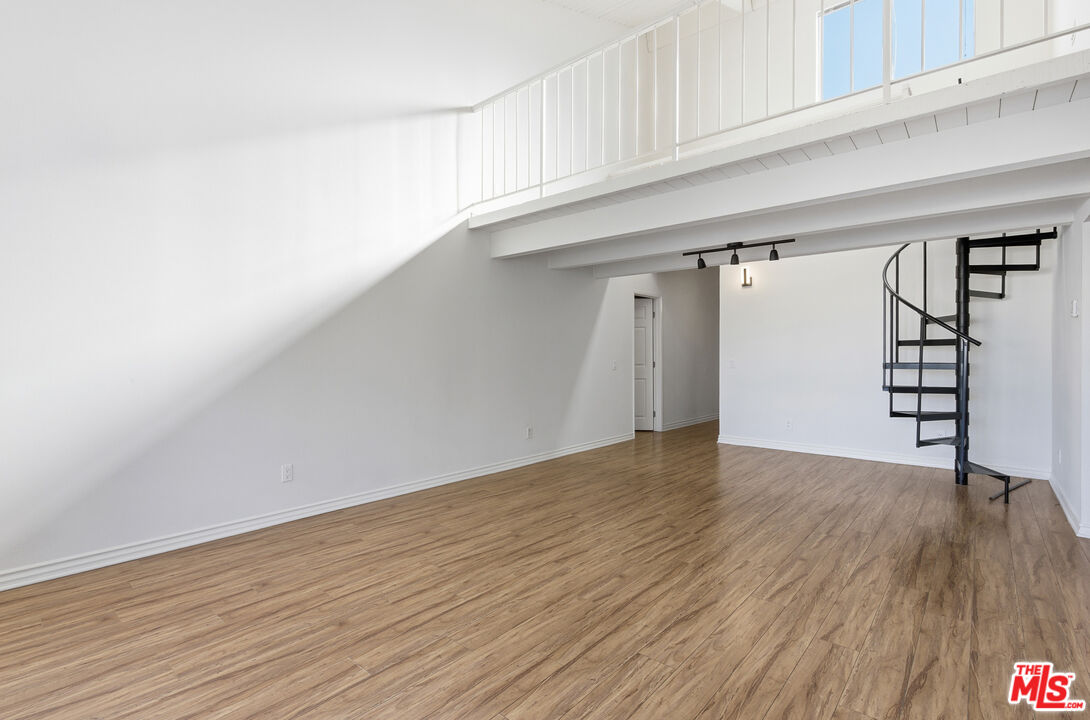 18350 Hatteras St Unit: 277