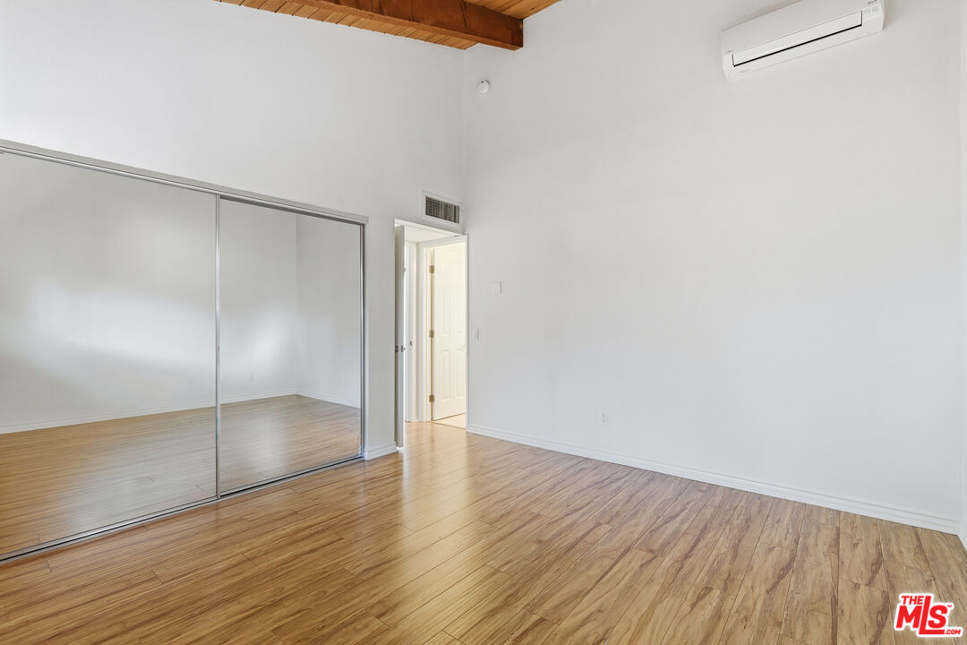 18350 Hatteras St Unit: 277