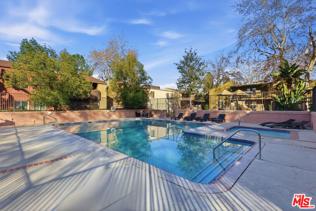 18350 Hatteras St Unit: 277