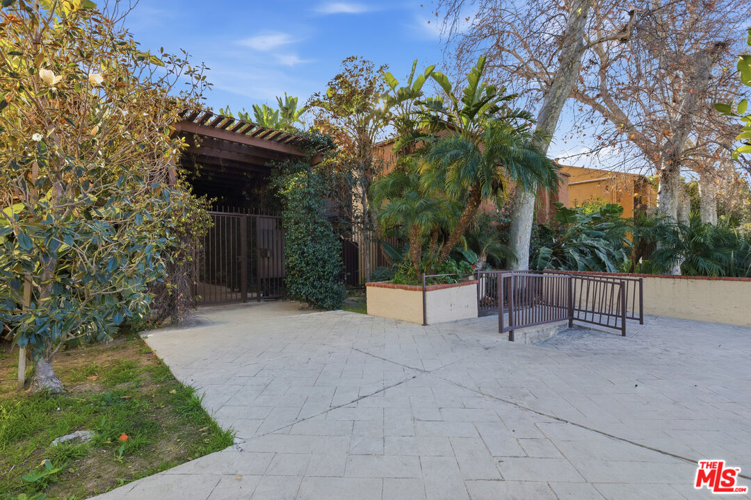 18350 Hatteras St Unit: 277