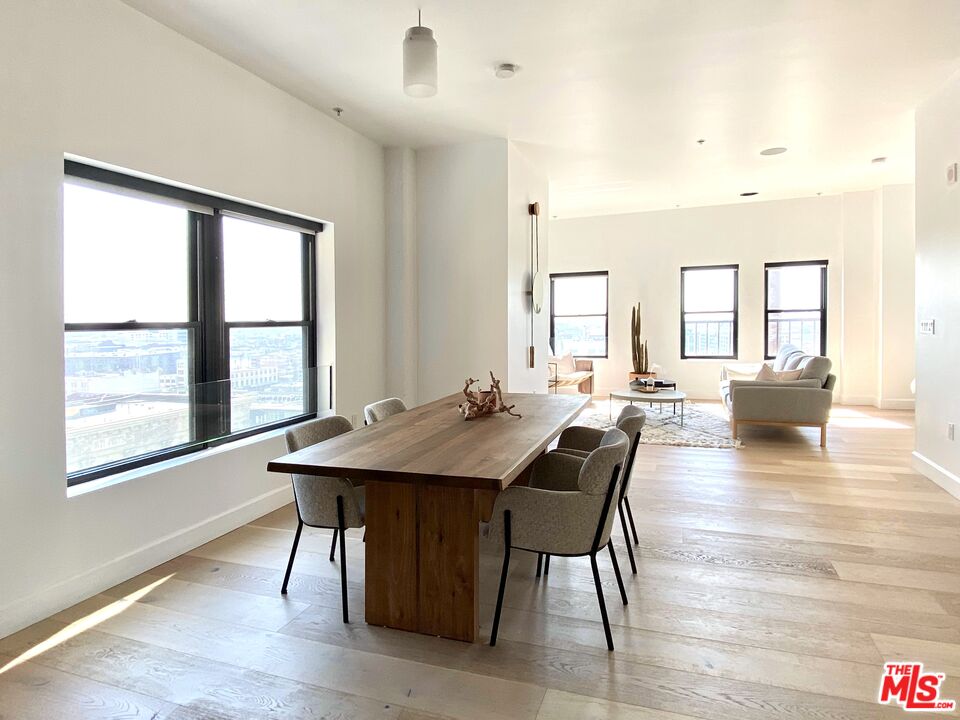 416 S Spring St Unit: 1210