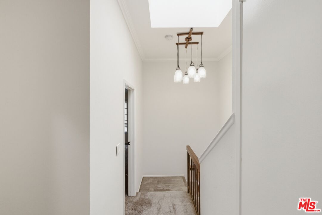 7100 Balboa Blvd Unit: 101