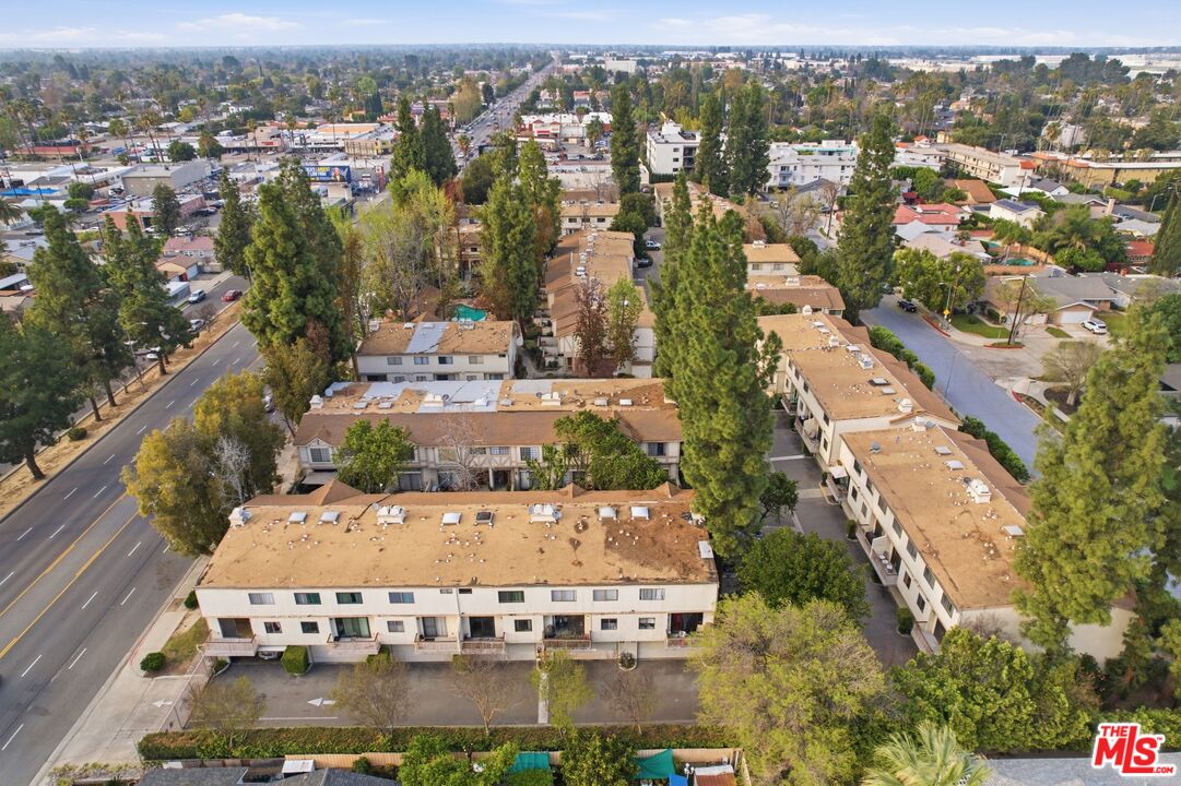 7100 Balboa Blvd Unit: 101
