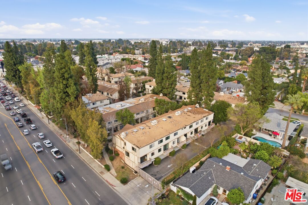 7100 Balboa Blvd Unit: 101