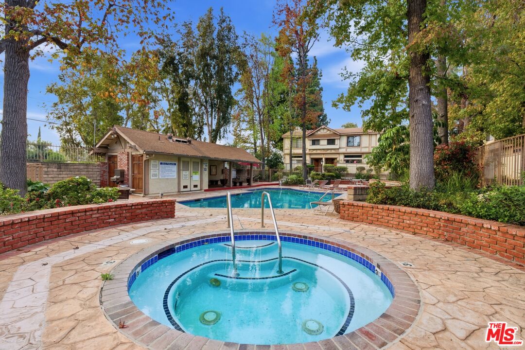 7100 Balboa Blvd Unit: 101