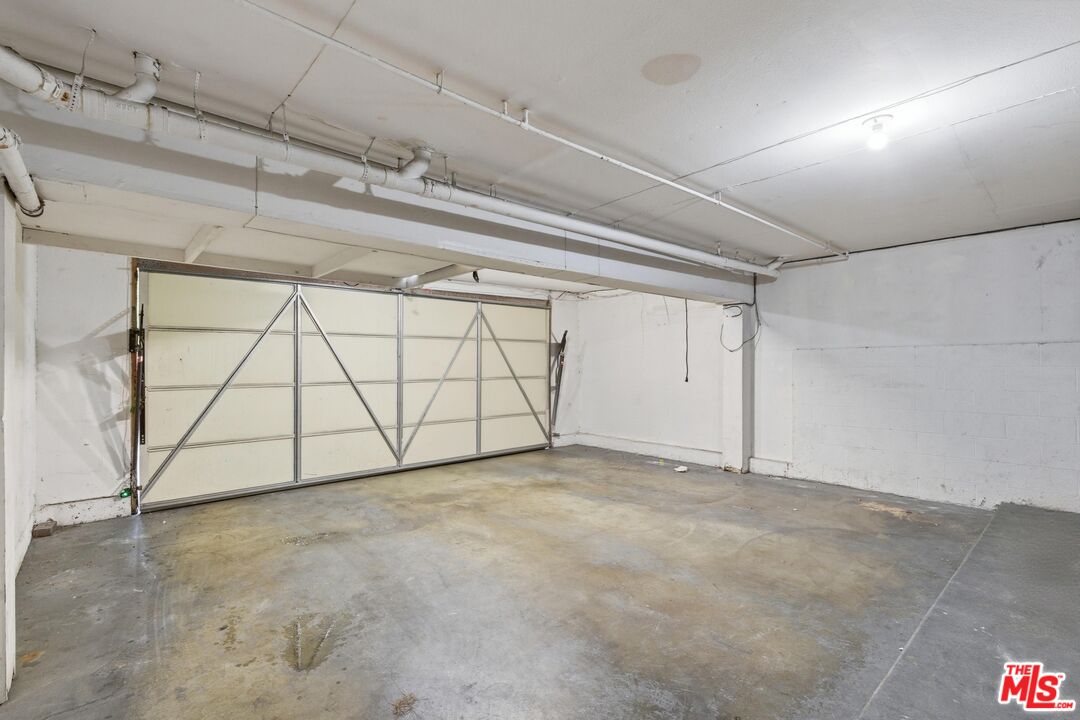 7100 Balboa Blvd Unit: 101