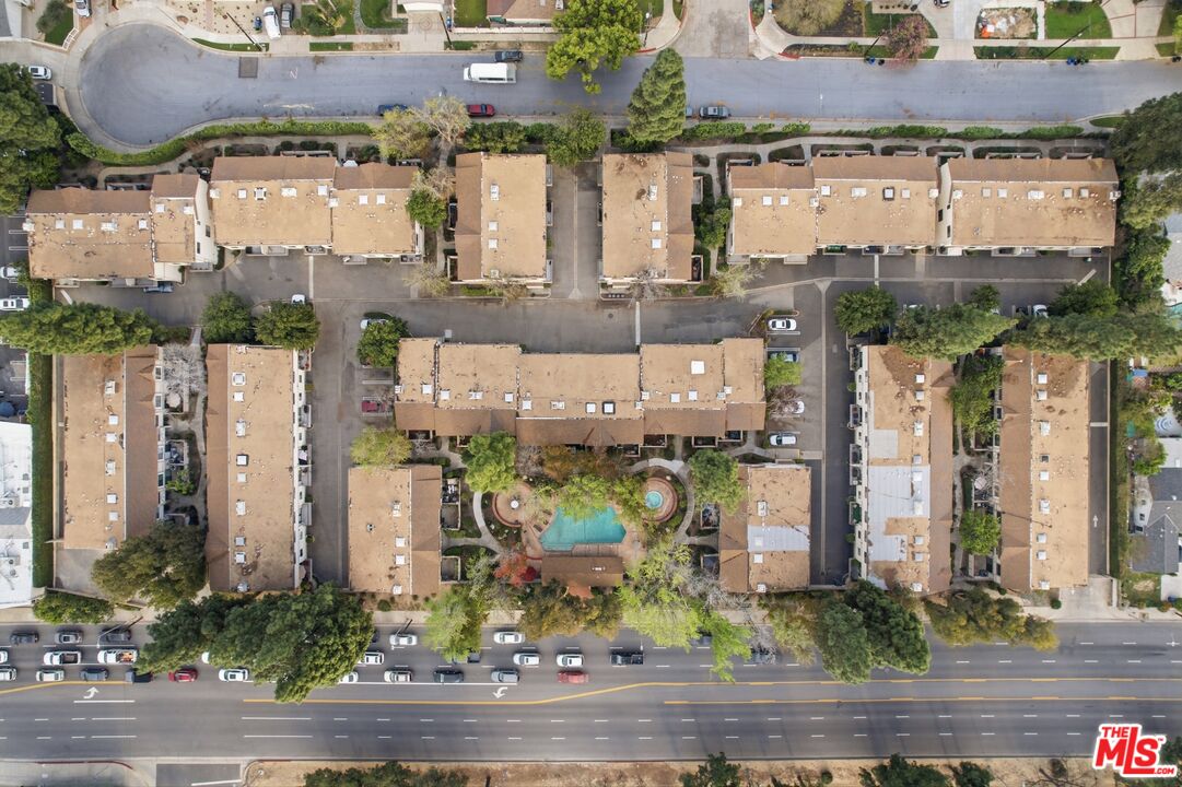 7100 Balboa Blvd Unit: 101