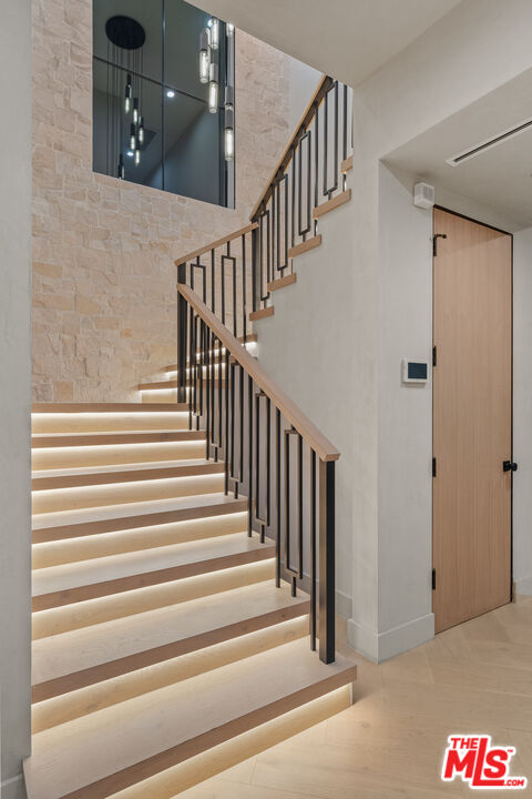 11317 Valley Spring Ln