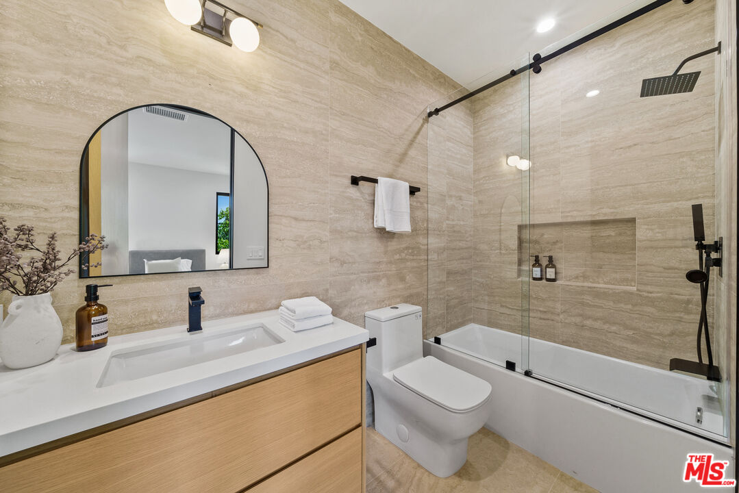 11317 Valley Spring Ln