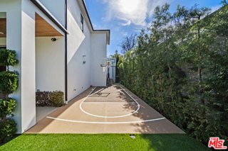 11317 Valley Spring Ln