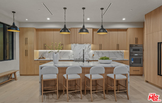 11317 Valley Spring Ln