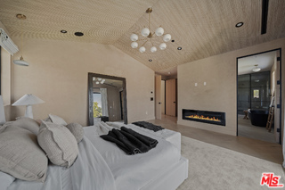 11317 Valley Spring Ln