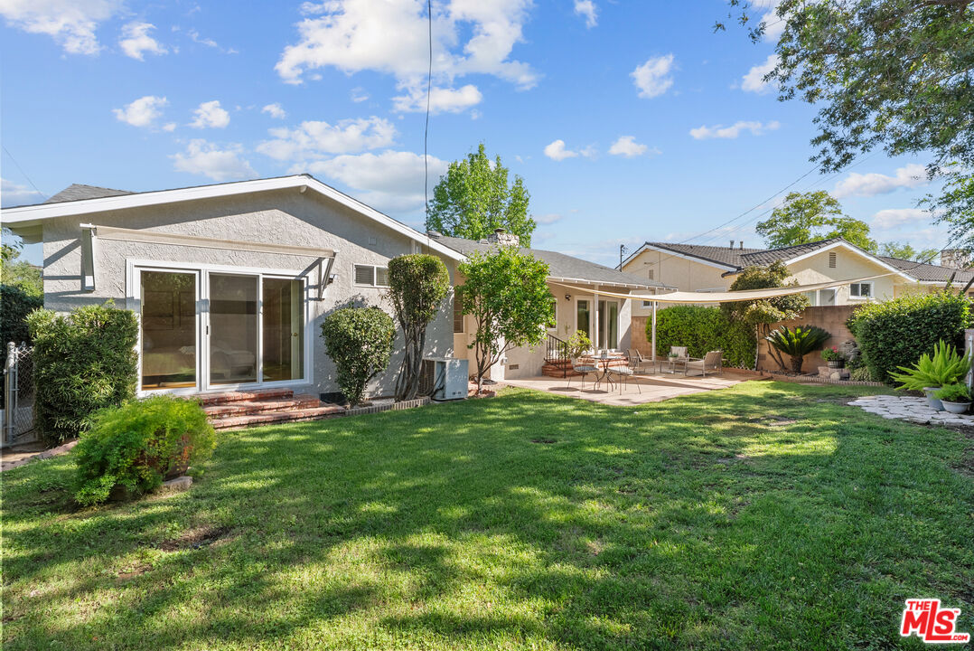 6131 Lockhurst Dr