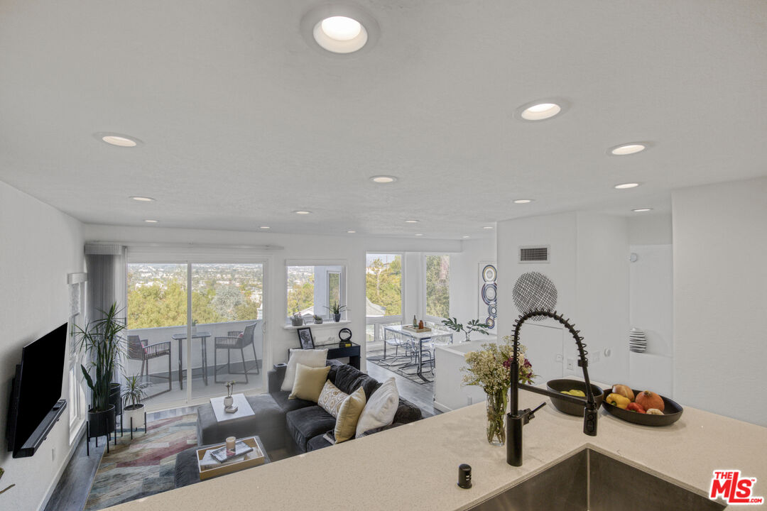 4112 Vanetta Place Pl