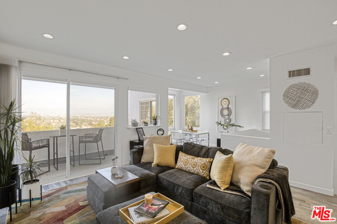 4112 Vanetta Place Pl