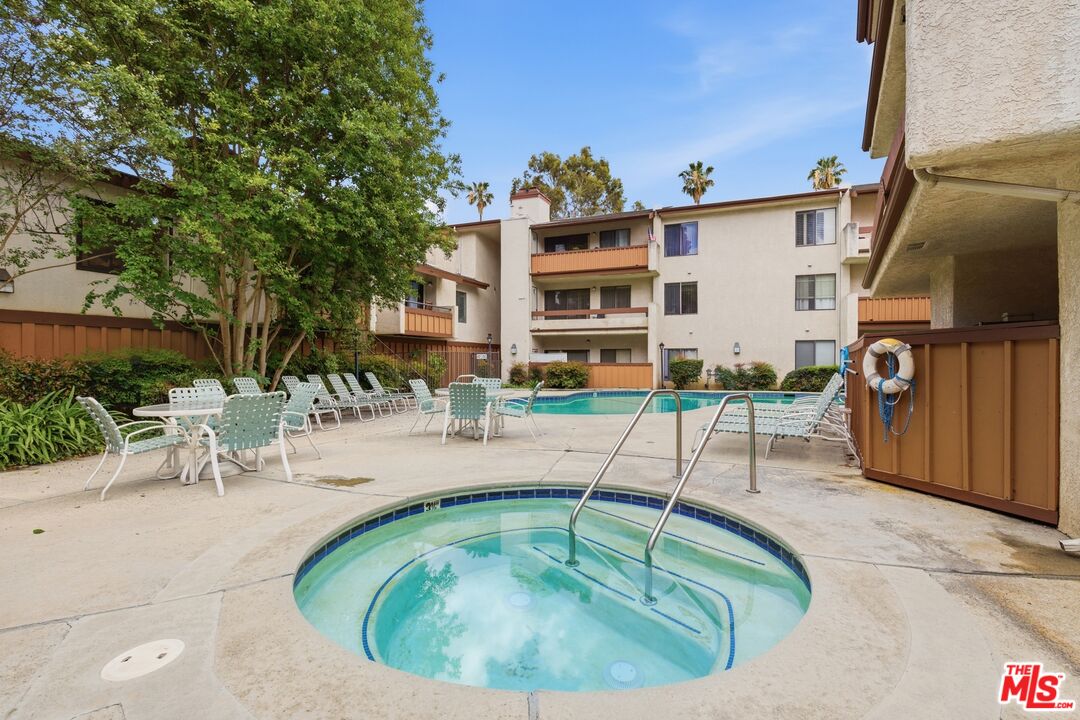 15155 Sherman Way Unit: 47
