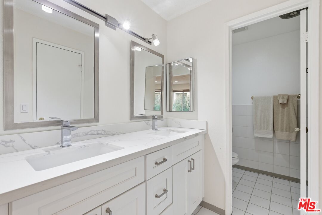 15155 Sherman Way Unit: 47