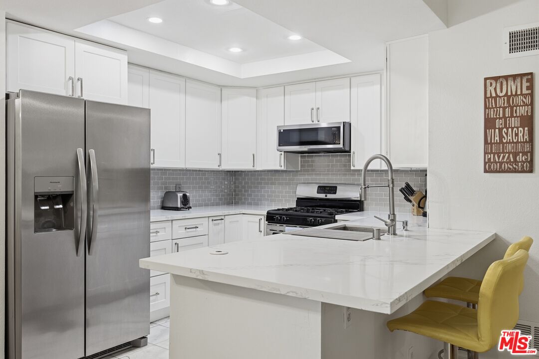 15155 Sherman Way Unit: 47
