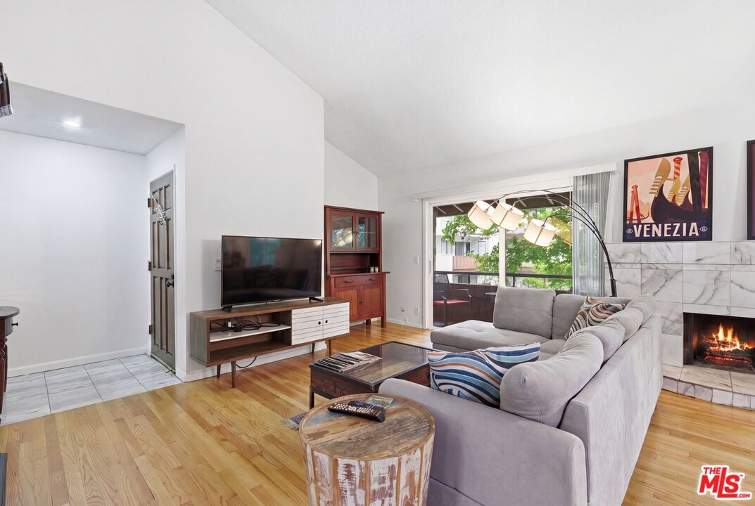 15155 Sherman Way Unit: 47