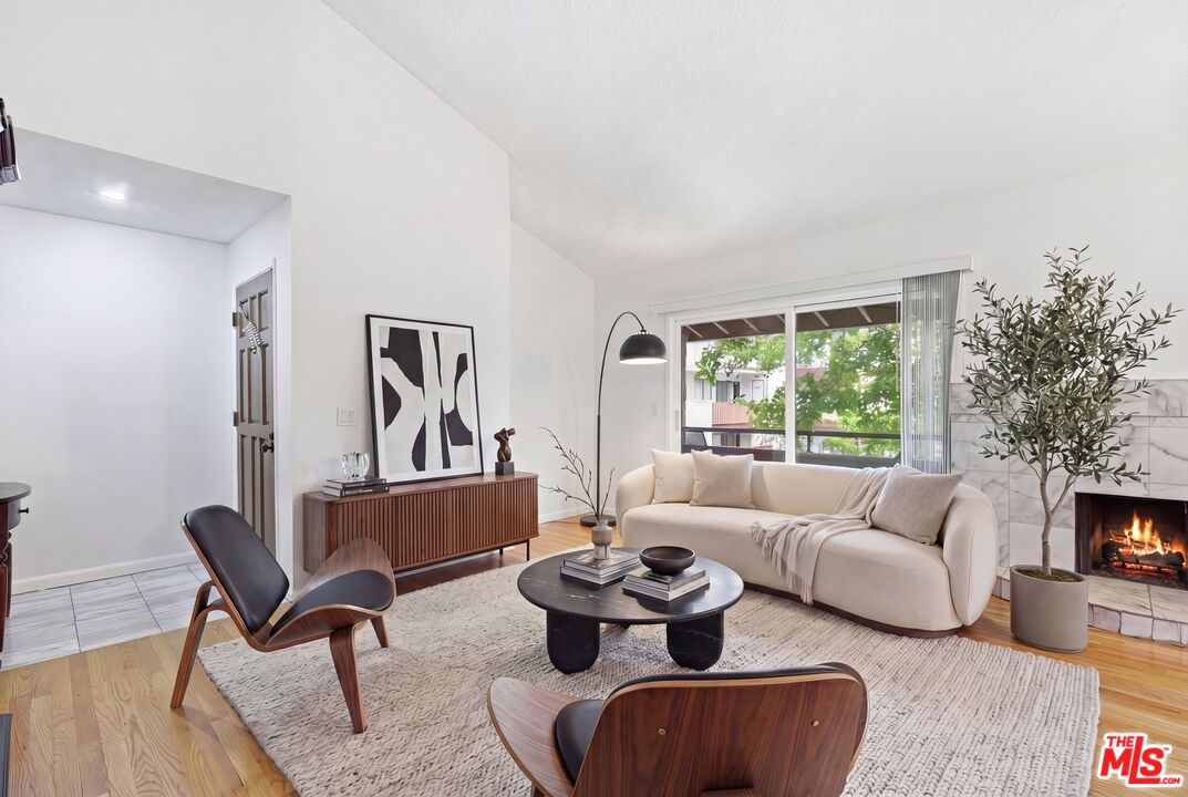 15155 Sherman Way Unit: 47