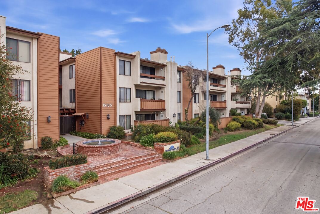15155 Sherman Way Unit: 47