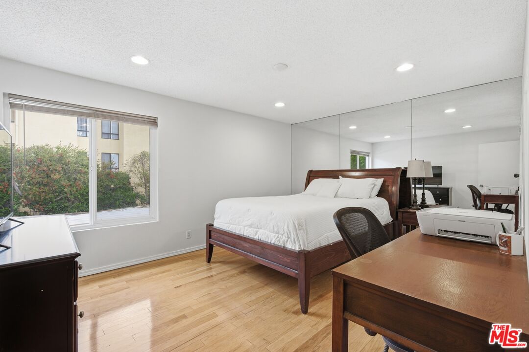 15155 Sherman Way Unit: 47