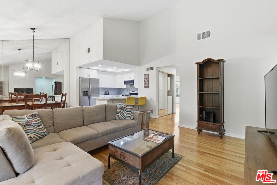 15155 Sherman Way Unit: 47