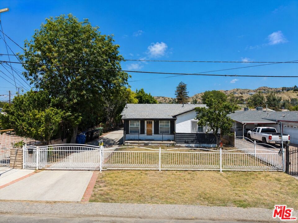 10341 Arminta St