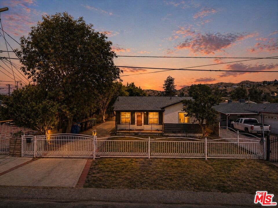 10341 Arminta St