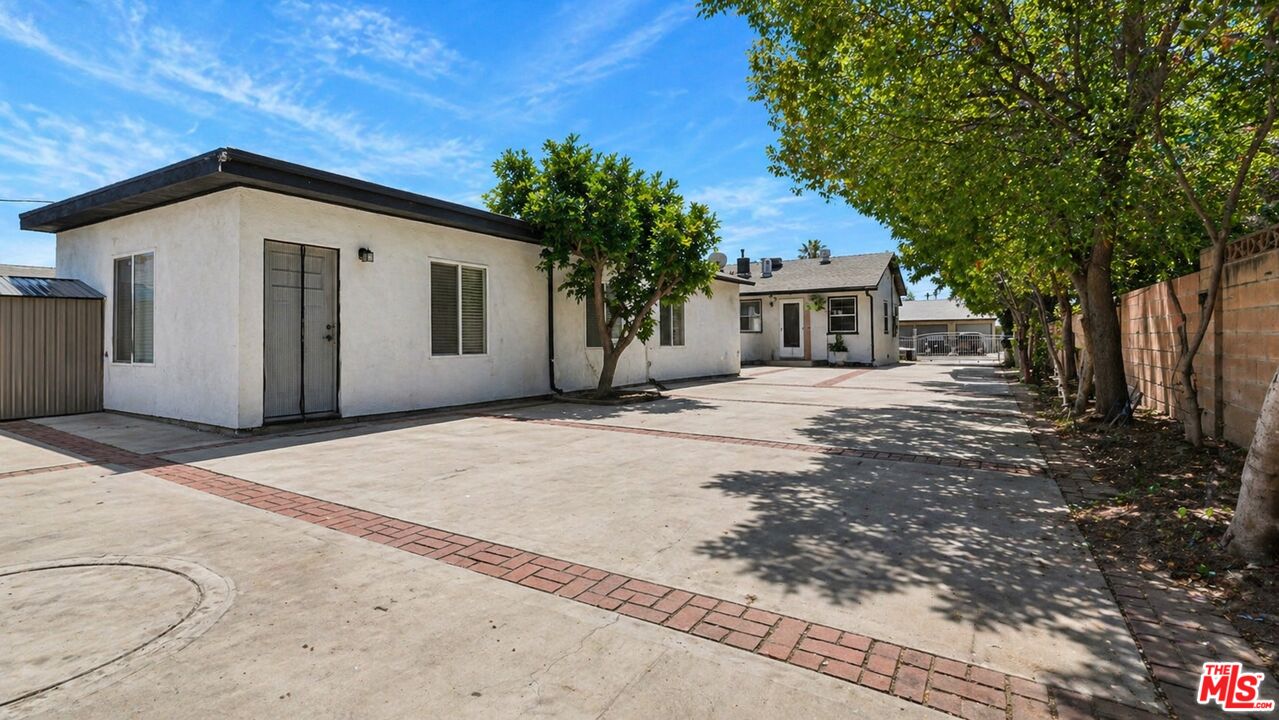 10341 Arminta St