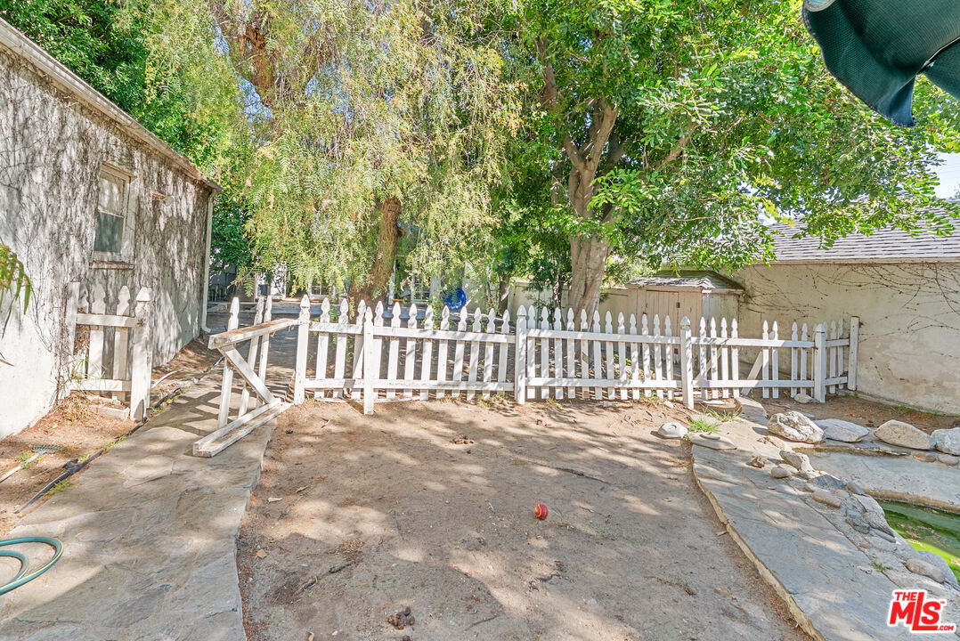 1023 E Grinnell Dr