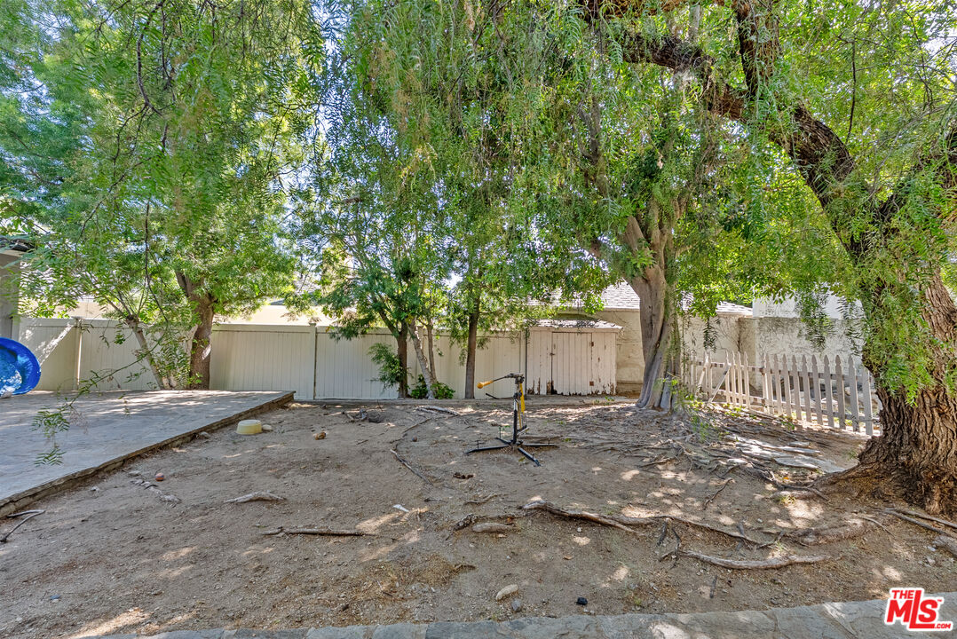 1023 E Grinnell Dr