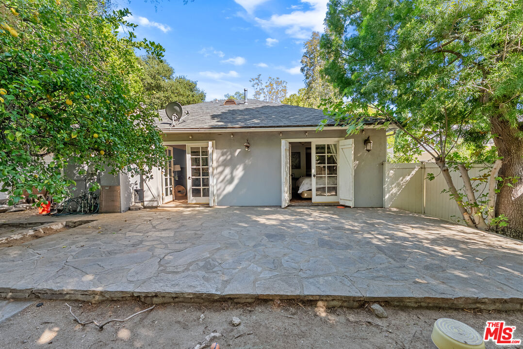 1023 E Grinnell Dr