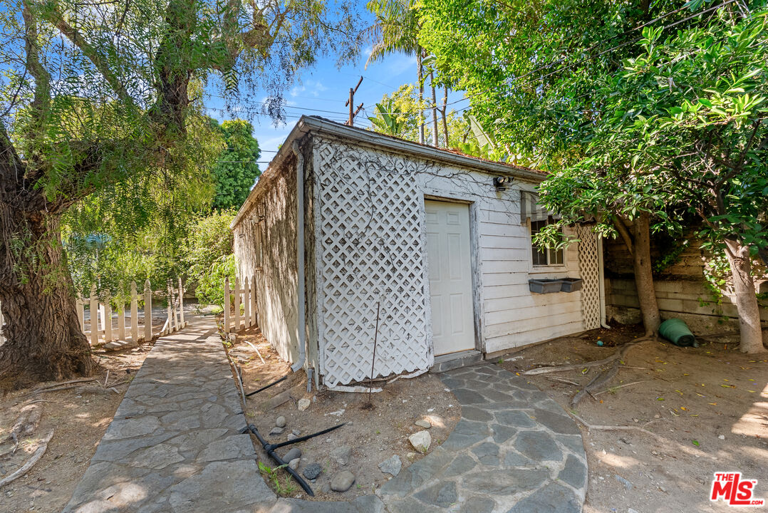 1023 E Grinnell Dr