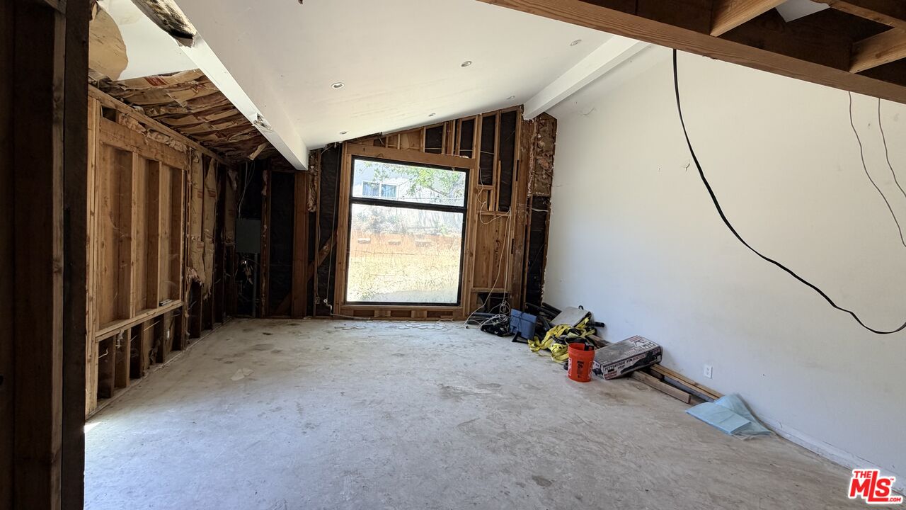12656 Woodley Ave