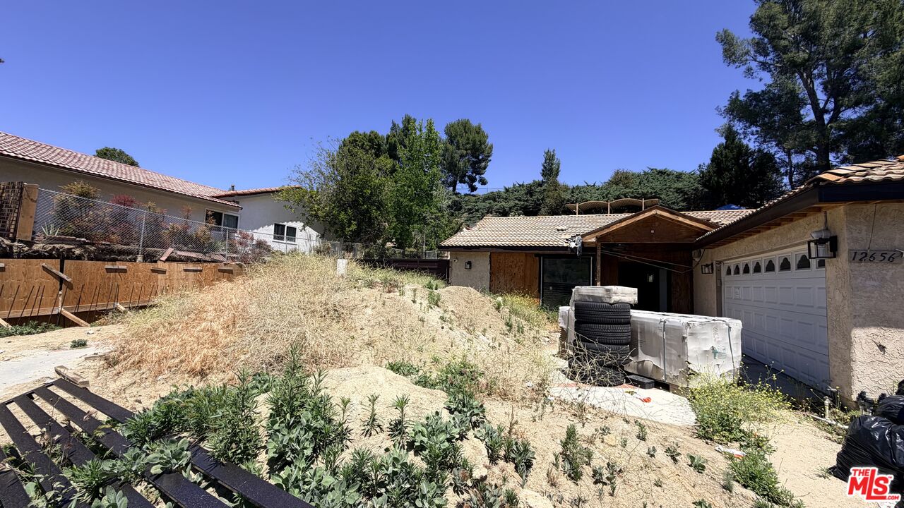 12656 Woodley Ave