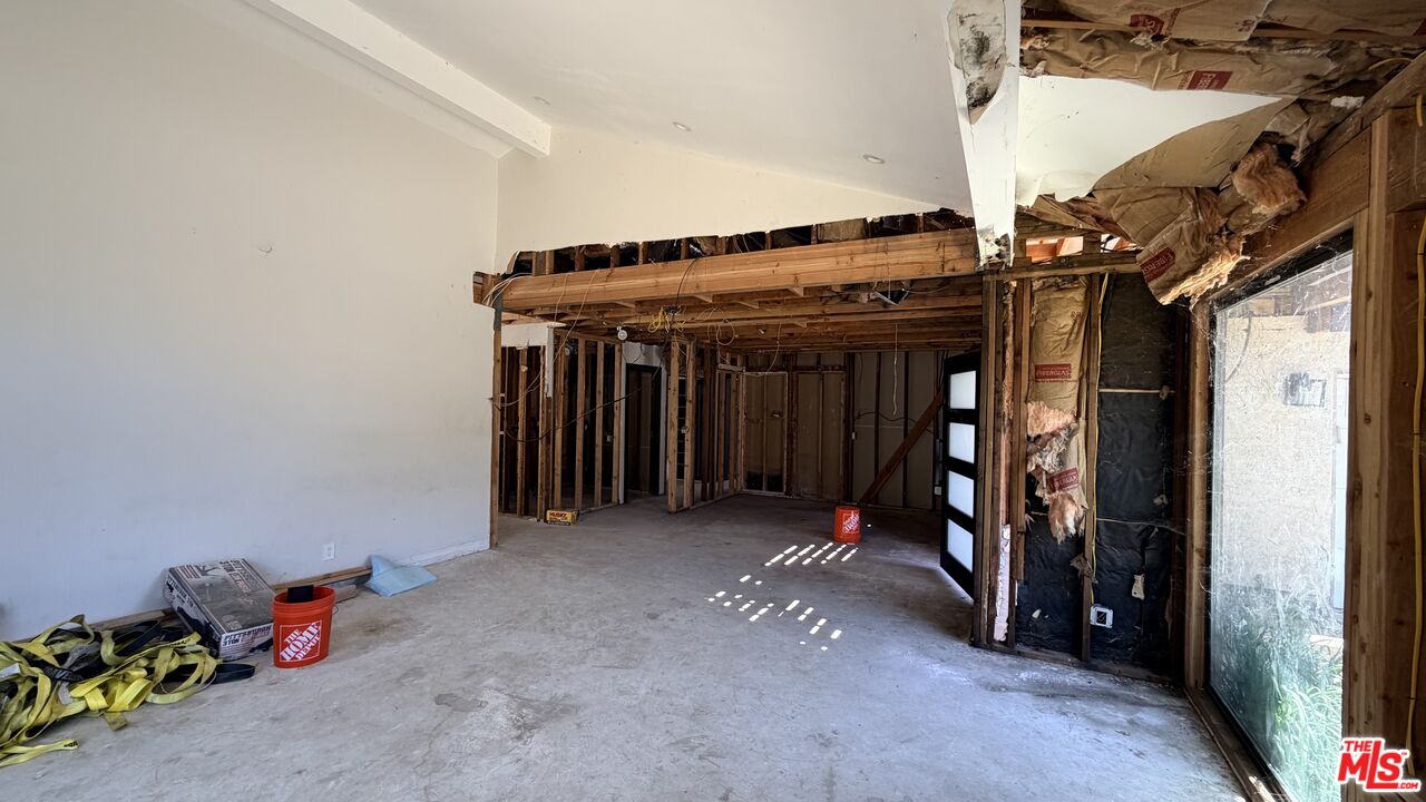12656 Woodley Ave