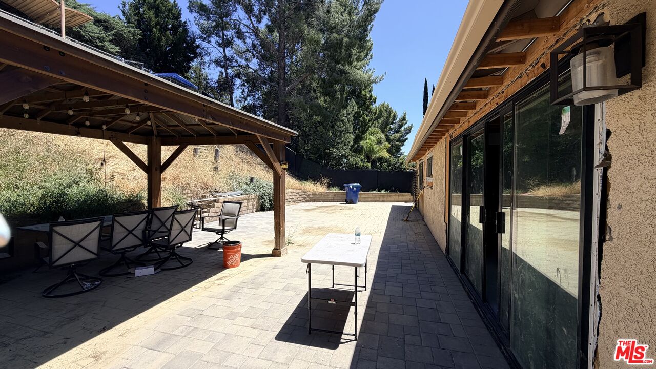 12656 Woodley Ave
