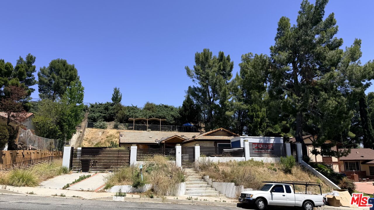 12656 Woodley Ave