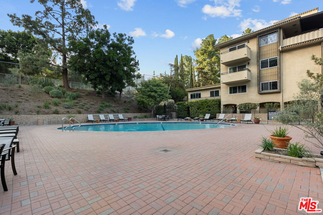 6752 Hillpark Dr Unit: 202