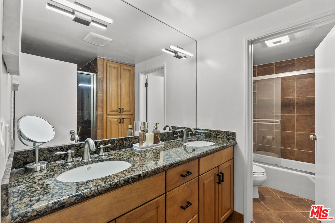 6752 Hillpark Dr Unit: 202