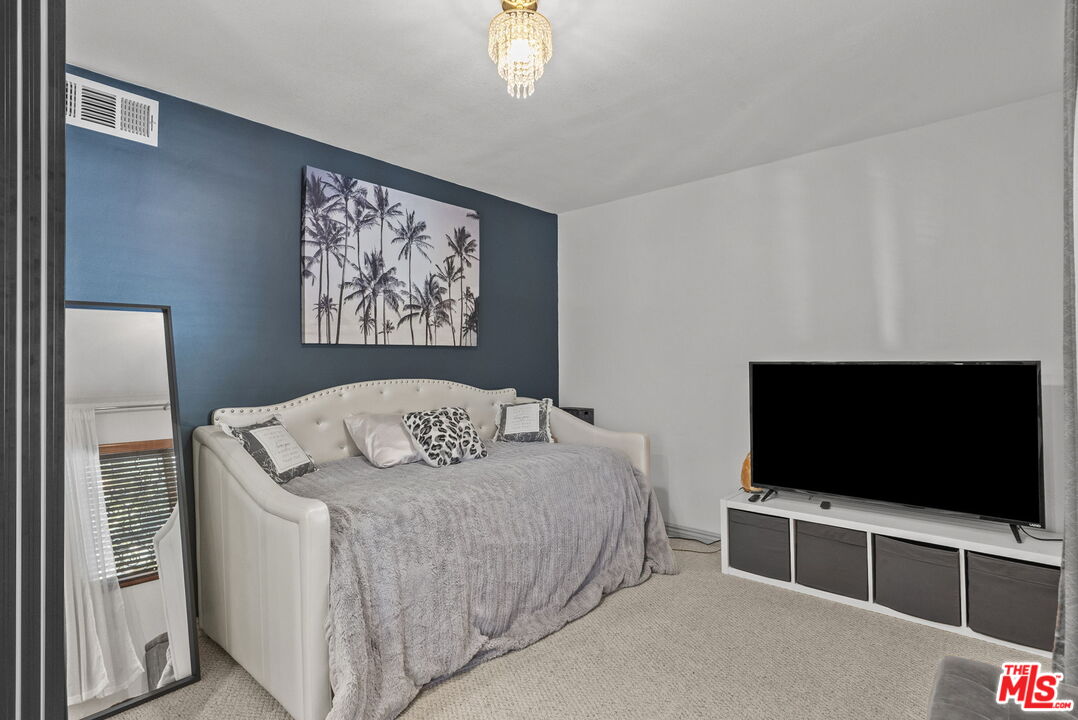 6752 Hillpark Dr Unit: 202