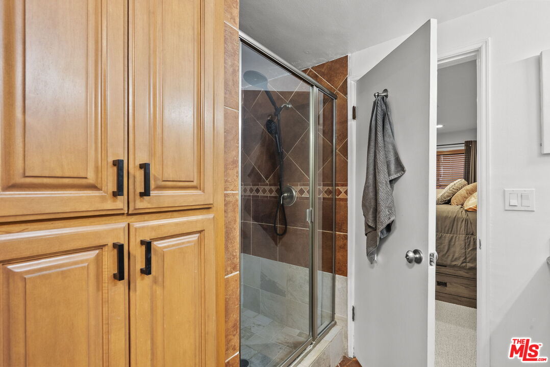 6752 Hillpark Dr Unit: 202