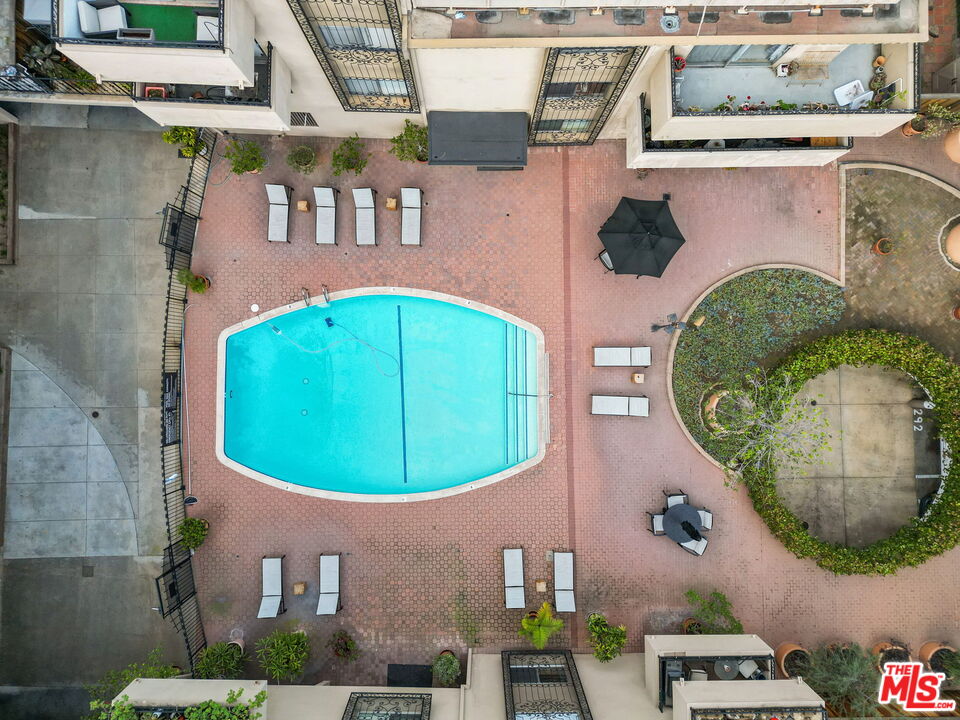 6752 Hillpark Dr Unit: 202