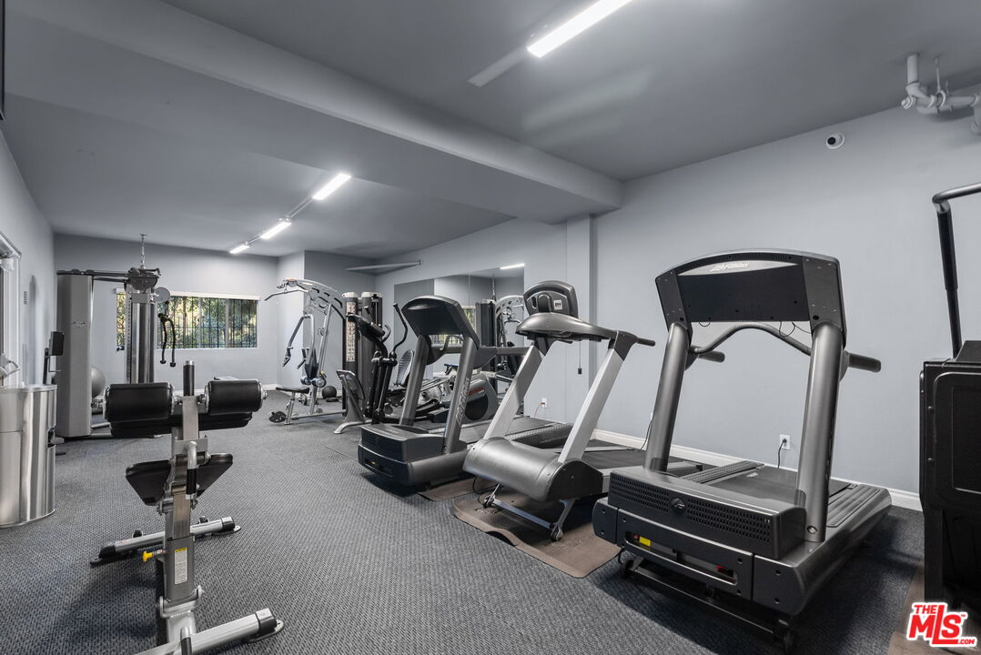 6752 Hillpark Dr Unit: 202
