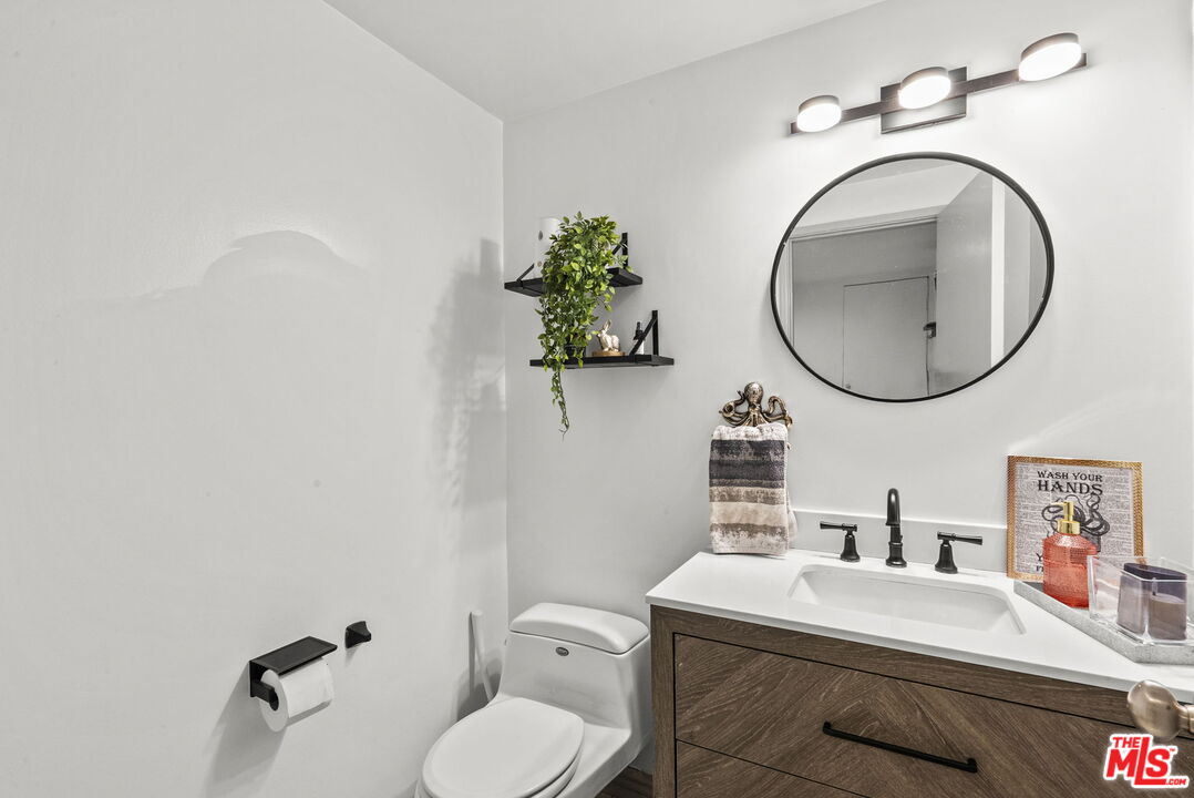6752 Hillpark Dr Unit: 202