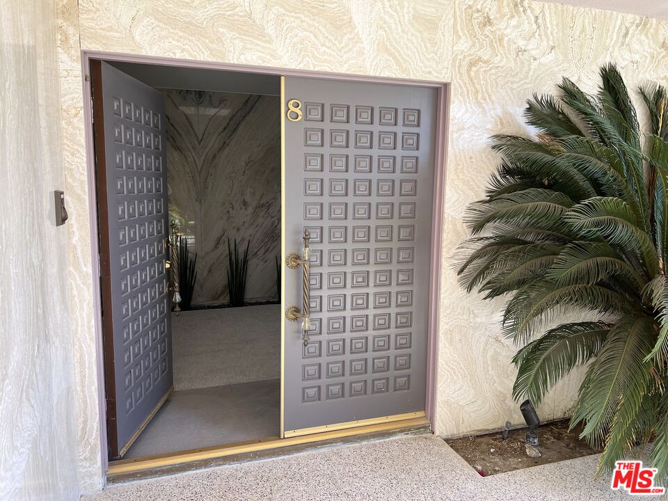 500 W Arenas Rd Unit: 8