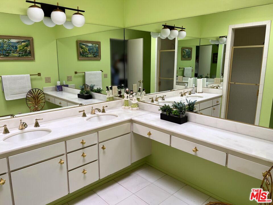 500 W Arenas Rd Unit: 8